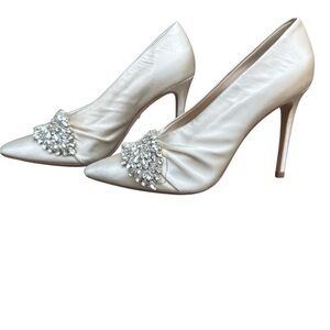 Badgley Mischka Ivory Crystal Heels